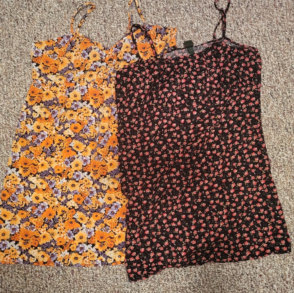 Set of two dresses